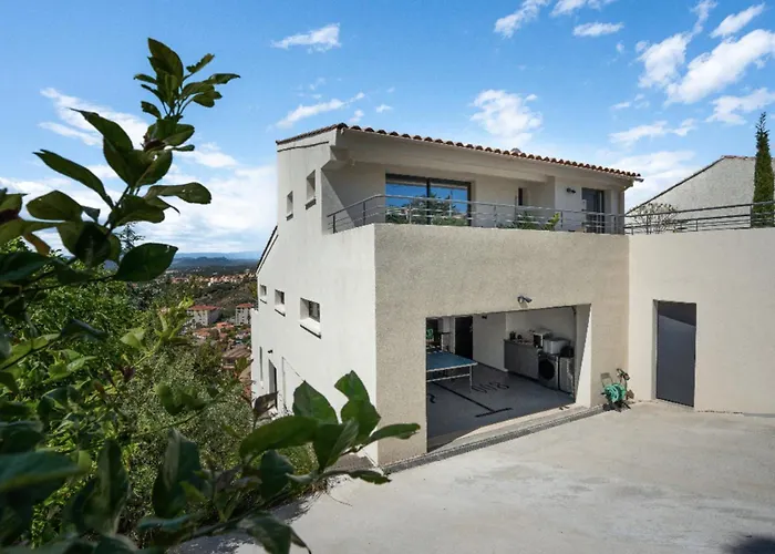 House 5p With Garden In The Heart Of Saint-raphael Vakantiehuis