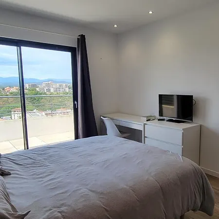 House 5p With Garden In The Heart Of Saint-raphael