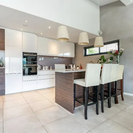 בית נופש House 5p With Garden In The Heart Of Saint-raphael