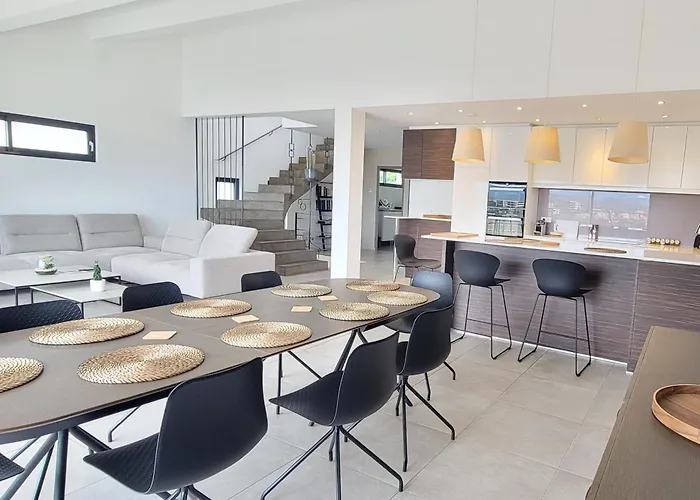 House 5p With Garden In The Heart Of Saint-raphael Nyaraló *