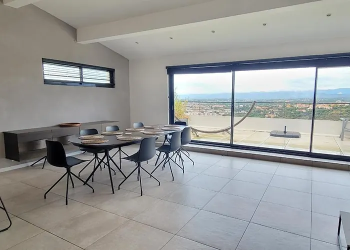 House 5p With Garden In The Heart Of Saint-raphael *