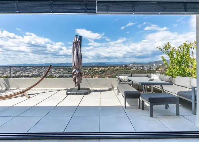 House 5p With Garden In The Heart Of Saint-raphael